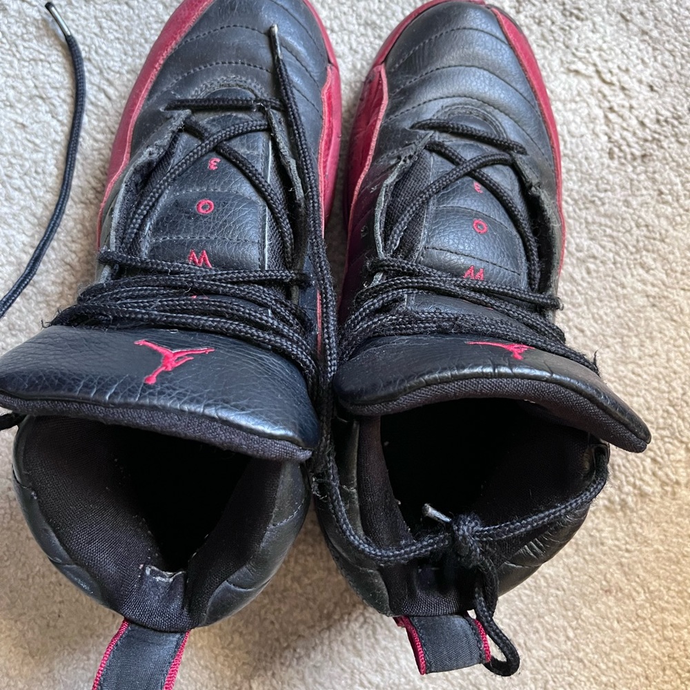 AIR JORDAN 12 FLU GAME SIZE: 7 in WOMENS
